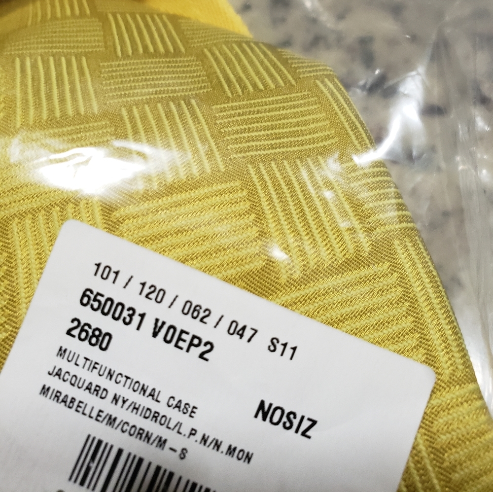 Bottega Veneta multifunctional case Jacquard **PLEASE READ DETAILS** - Picture 8 of 11